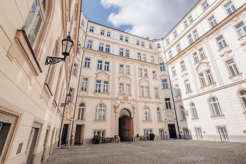 Magnificent Historical Penthouse In The Heart Of Prague Appartement Buitenkant foto