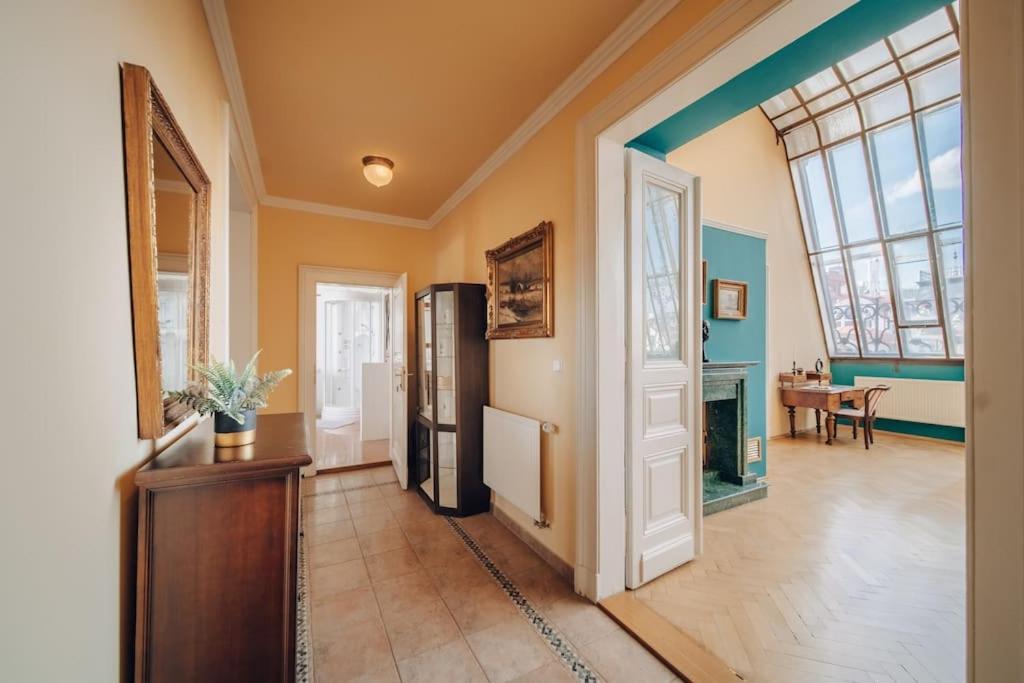 Magnificent Historical Penthouse In The Heart Of Prague Appartement Buitenkant foto