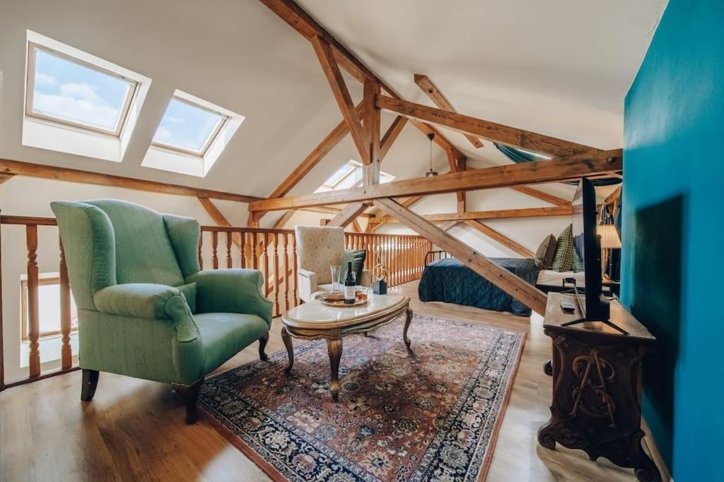 Magnificent Historical Penthouse In The Heart Of Prague Appartement Buitenkant foto