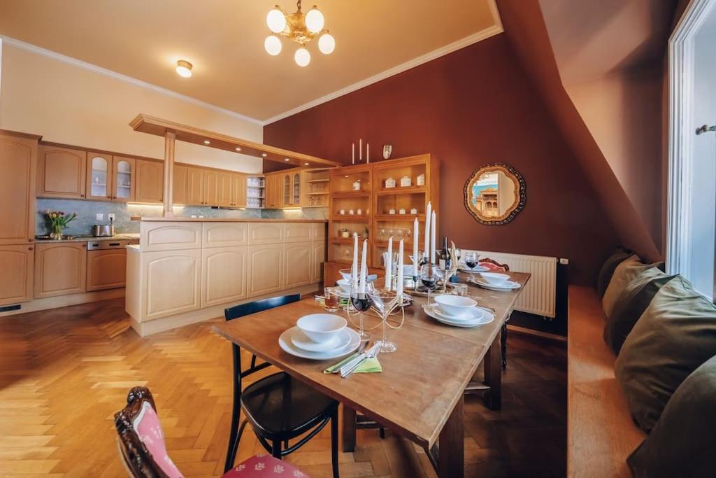 Magnificent Historical Penthouse In The Heart Of Prague Appartement Buitenkant foto