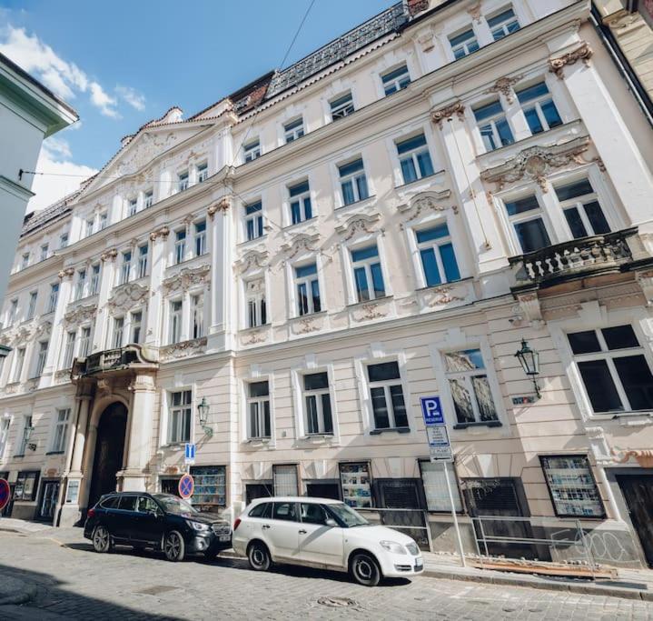 Magnificent Historical Penthouse In The Heart Of Prague Appartement Buitenkant foto